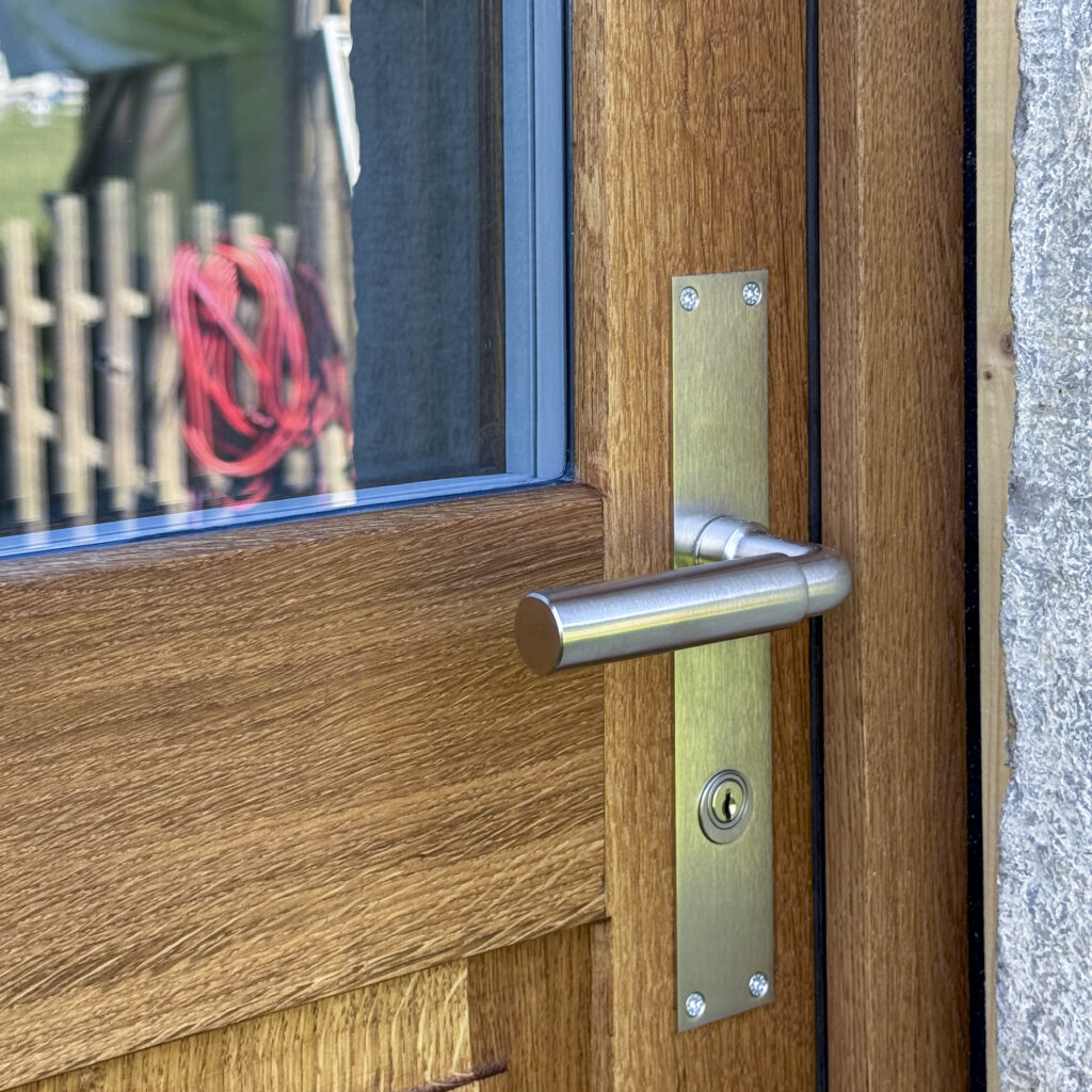 Eingangstüre Eiche massiv, gestemmt, Füllungen gedämmt